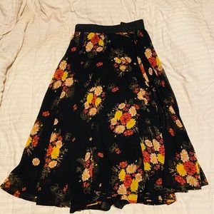 Torrid BLACK FLORAL CHALLIS SKIRT